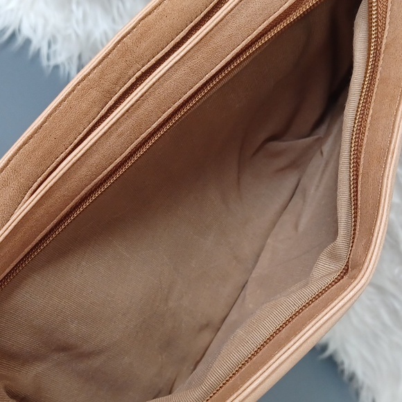 Vintage  leather  clutch - Picture 11 of 16